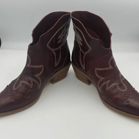 Chinese Laundry Fiona Ankle Western Cowgirl Leather Boots Intricate Stitching - Picture 6 of 12